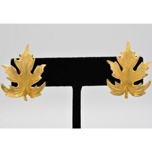 Lisner Vintage Clip On Earrings Leaf Textured Gold Tone Autumn Fall Signed BinAE